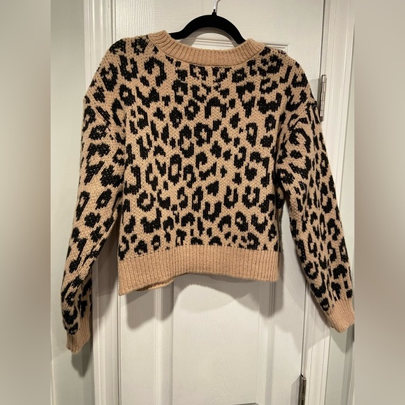 NWT No Boundaries Size S Leopard Print Long Sleeve Crew Neck Soft Comfy Sweater - Picture 8 of 11